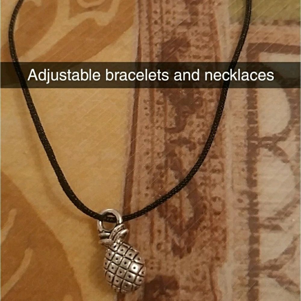 Adjustable bracelet 